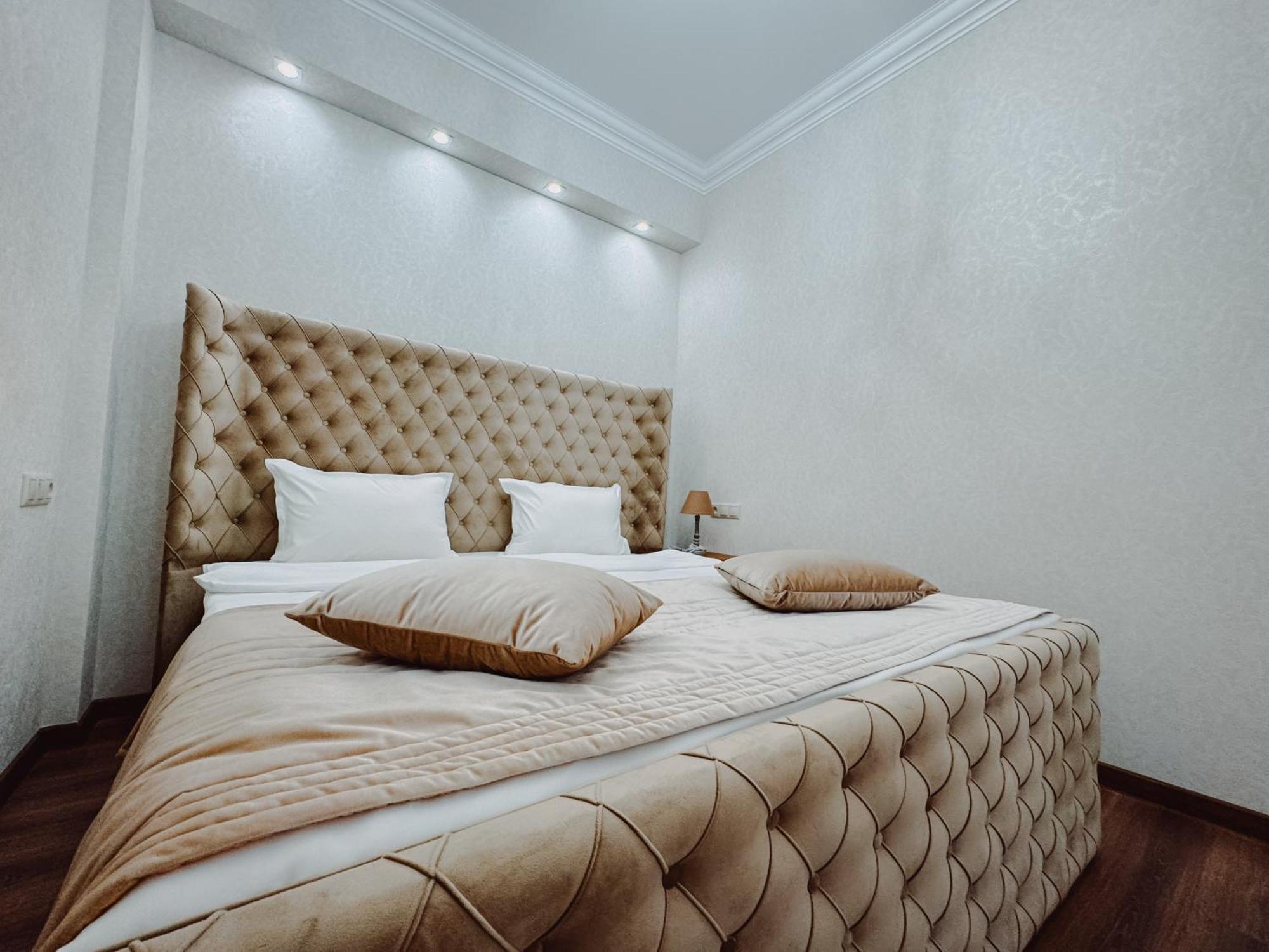 Armenia Hotel 예레반 외부 사진