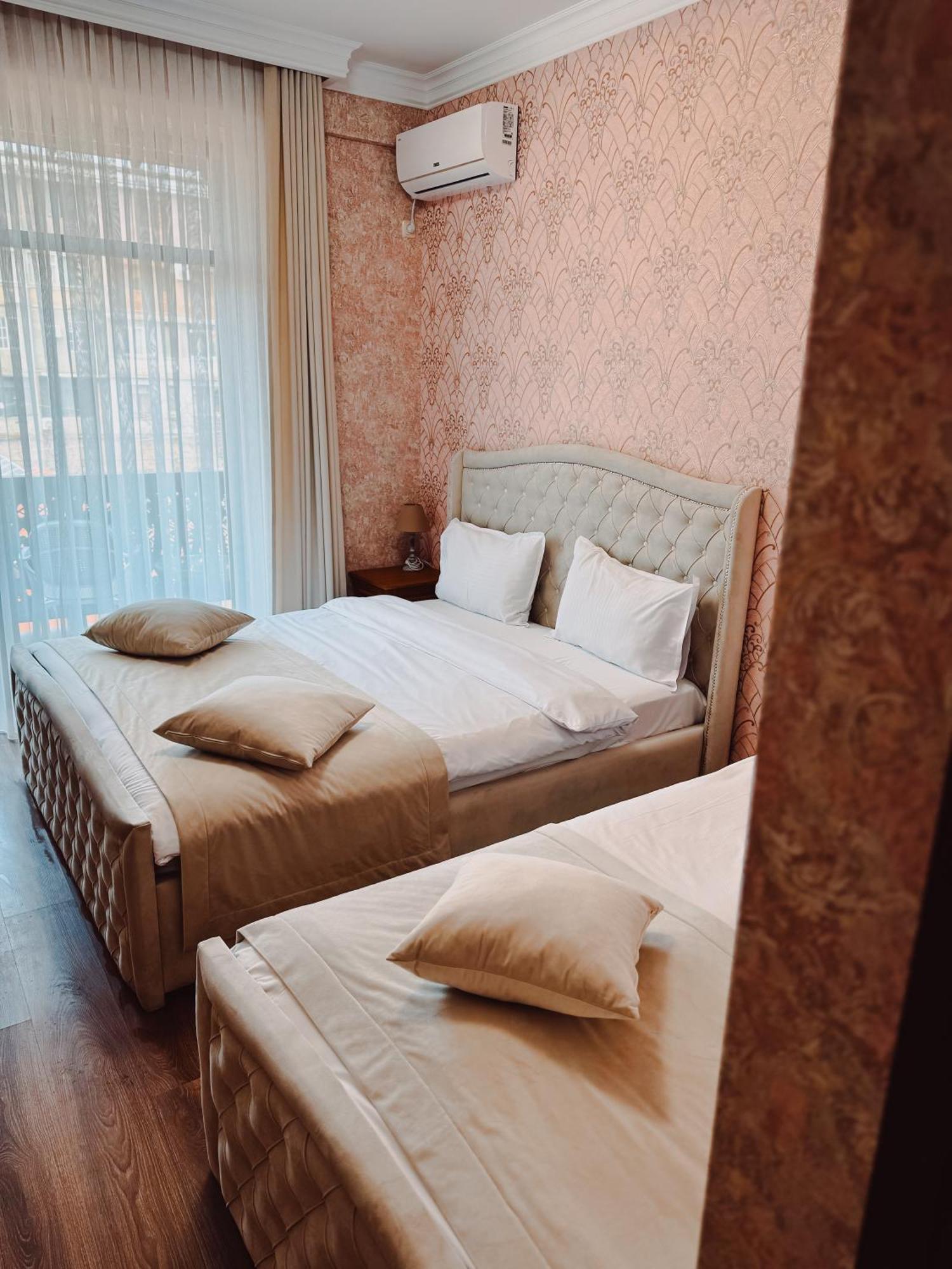 Armenia Hotel 예레반 외부 사진