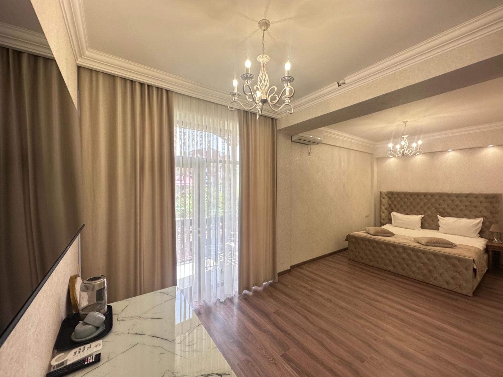 Armenia Hotel 예레반 외부 사진