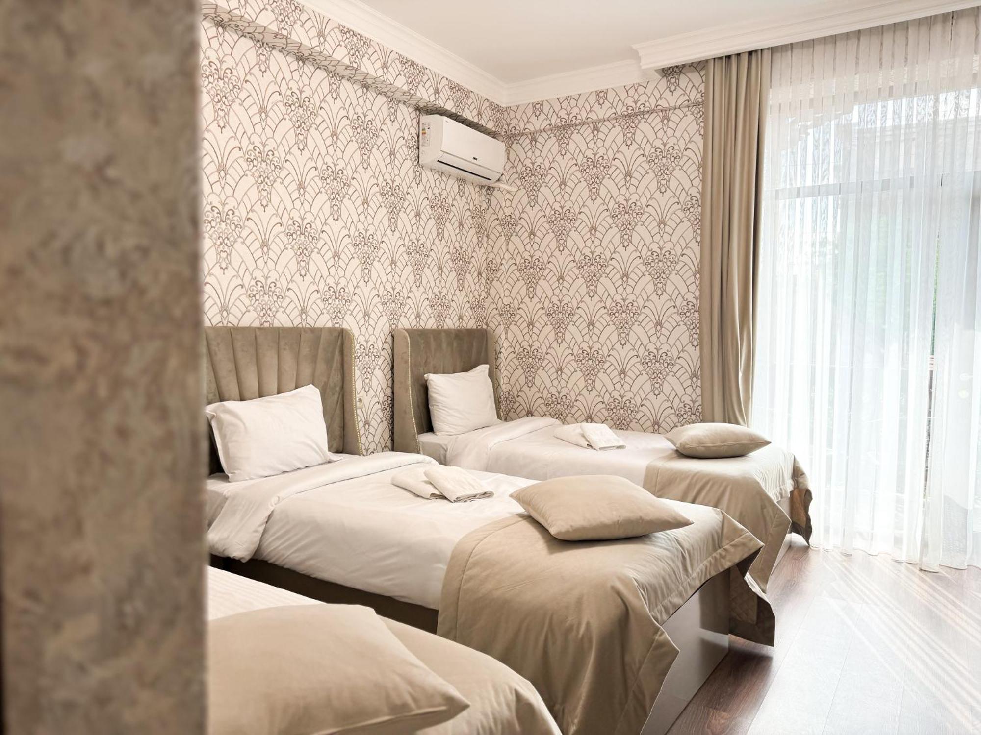 Armenia Hotel 예레반 객실 사진