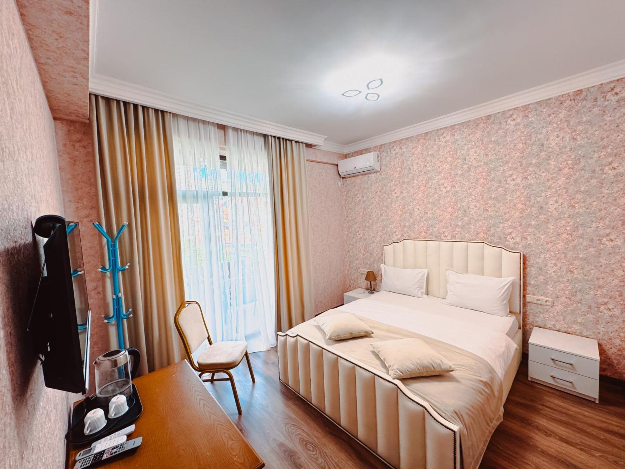 Armenia Hotel 예레반 외부 사진