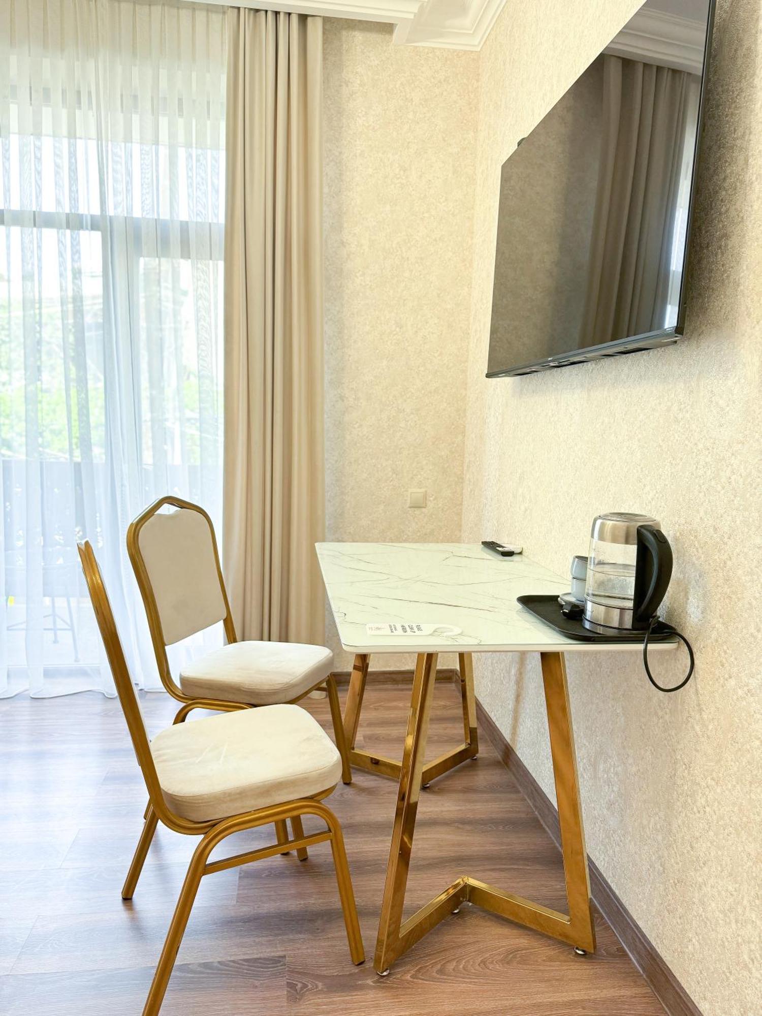 Armenia Hotel 예레반 외부 사진