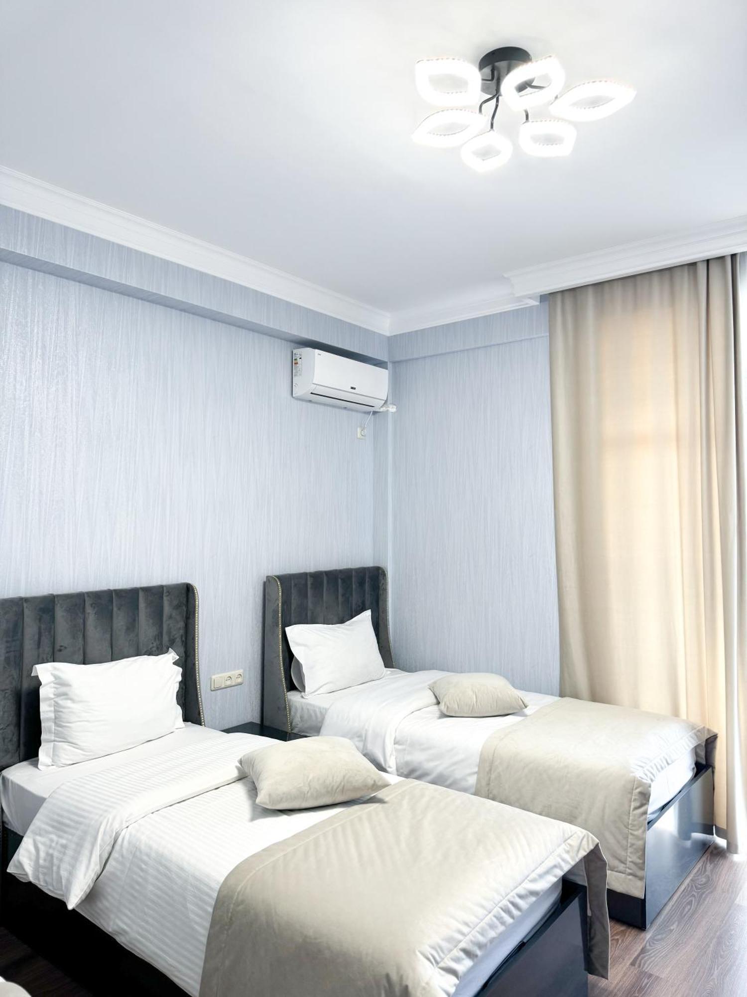 Armenia Hotel 예레반 외부 사진