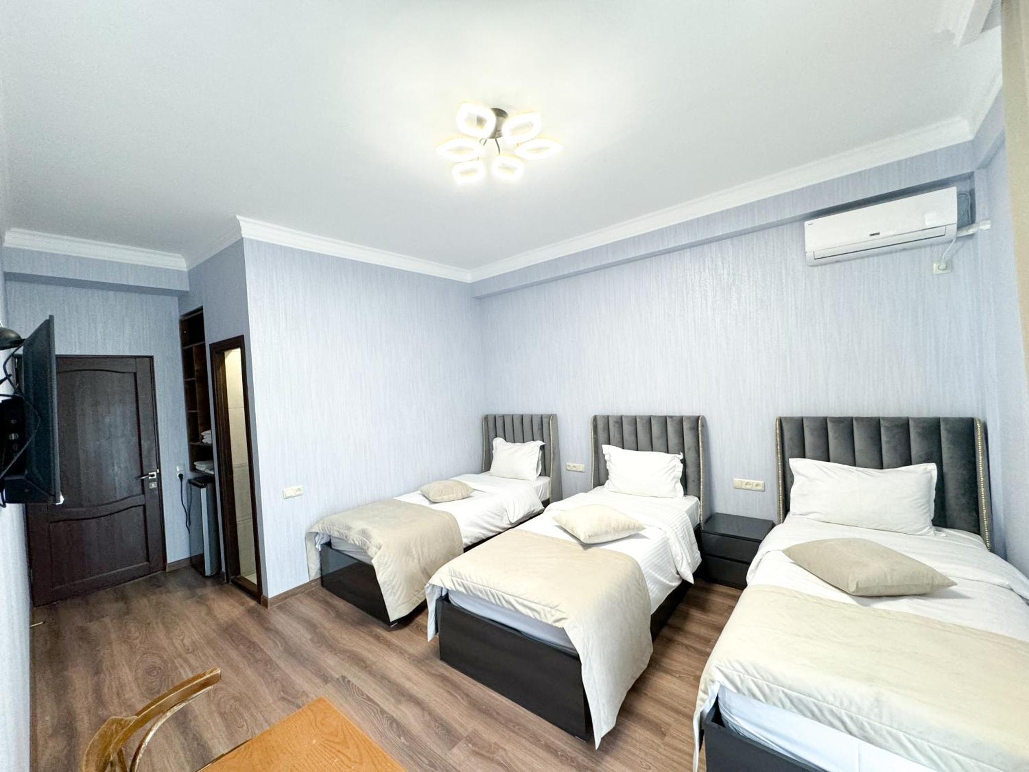 Armenia Hotel 예레반 외부 사진
