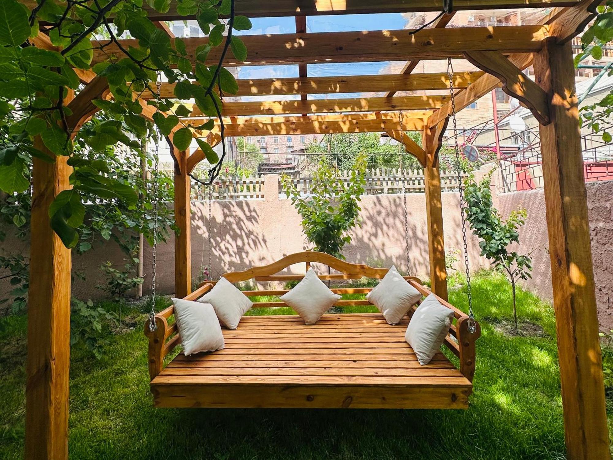 Armenia Hotel 예레반 외부 사진